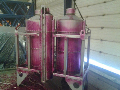 PELOX SPK3000 Red pickling spray applied to stainless-steel process equipment, illustrating the red treatment coverage.